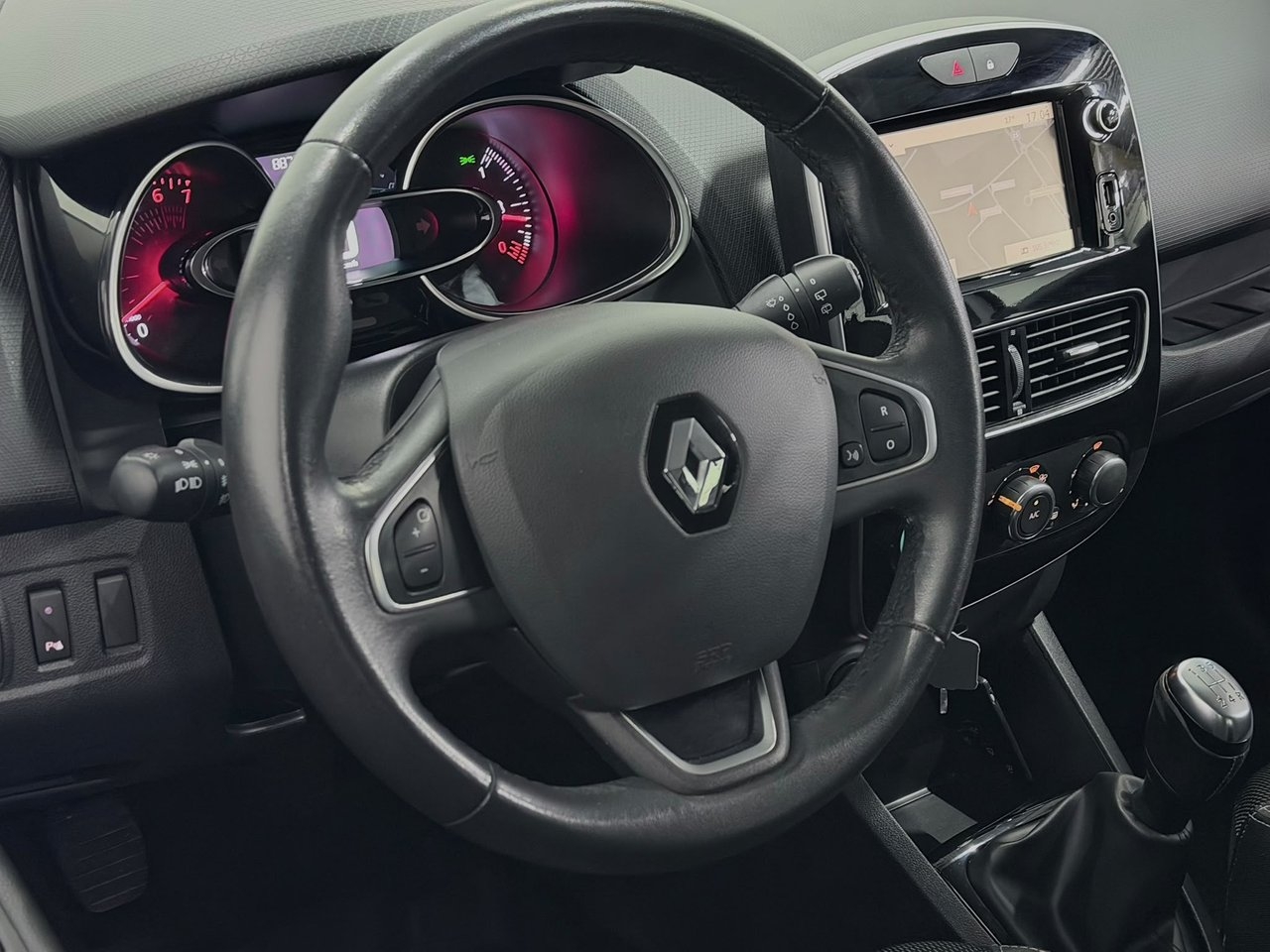 Renault Clio 2017, bild 2/10