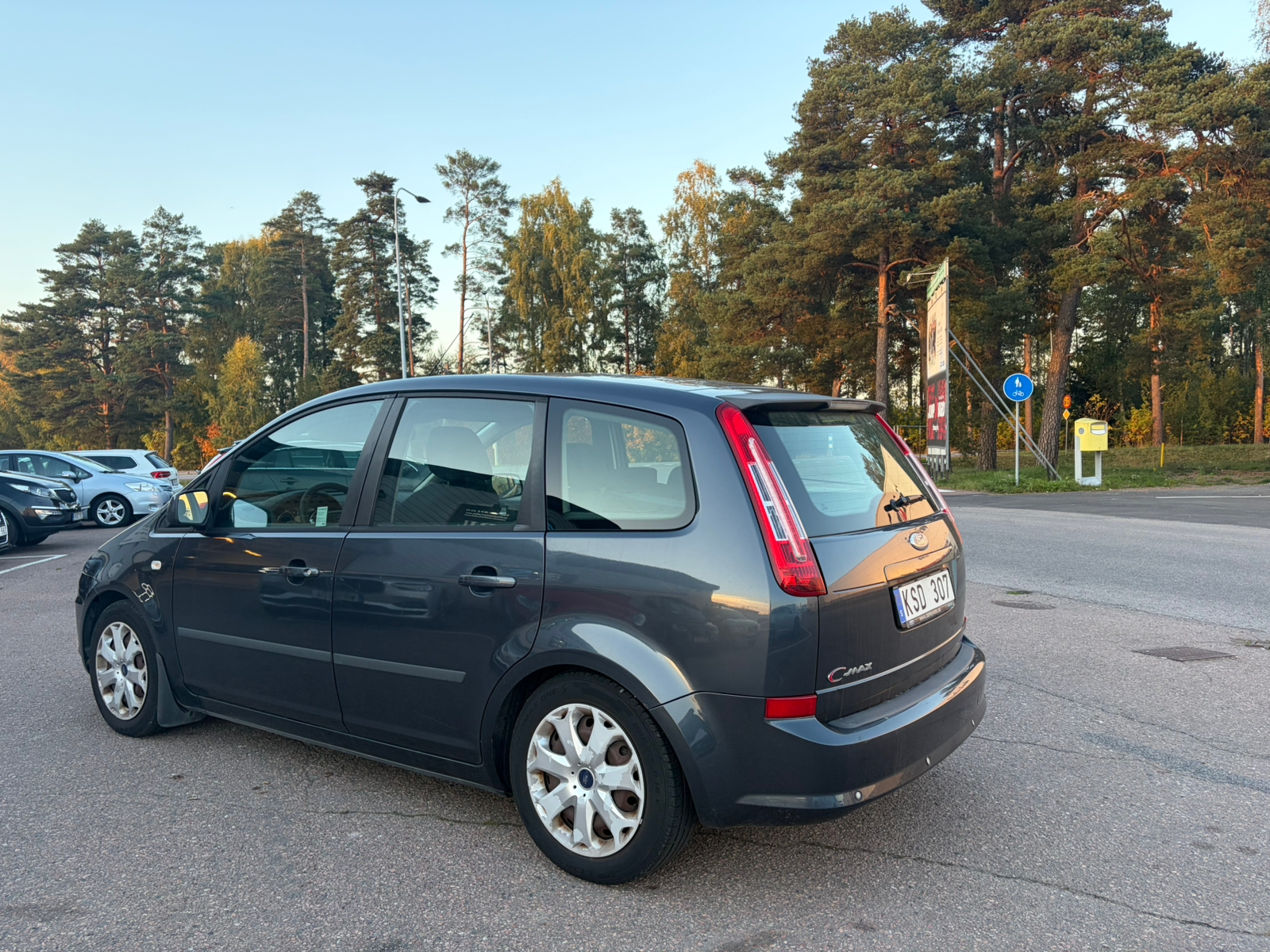 Ford C-Max 1.8 Flexifuel Manuell 2010, bild 3/6