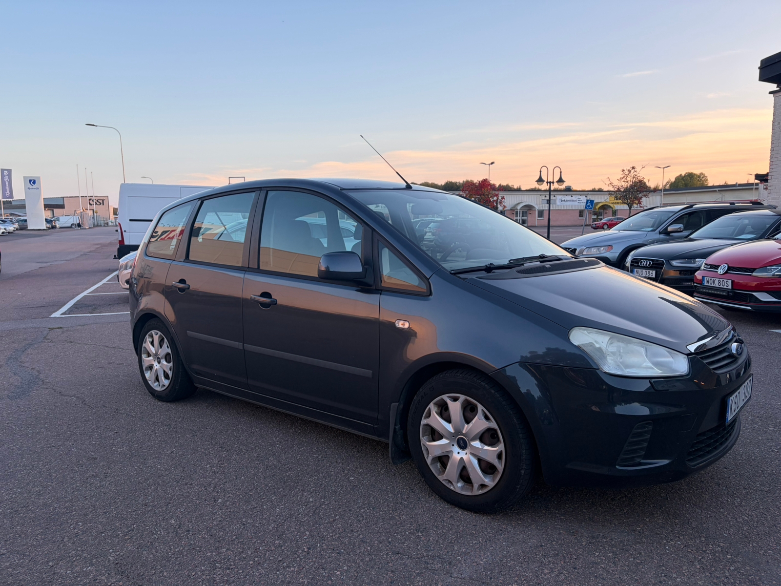 Ford C-Max 1.8 Flexifuel Manuell 2010, bild 2/6