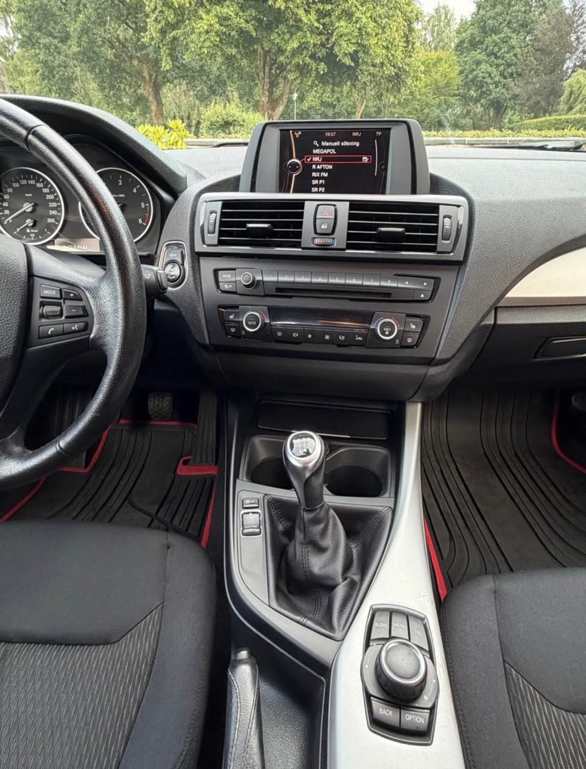 BMW 118 d 5-dörrars Manuell 2012, kuva 6/10