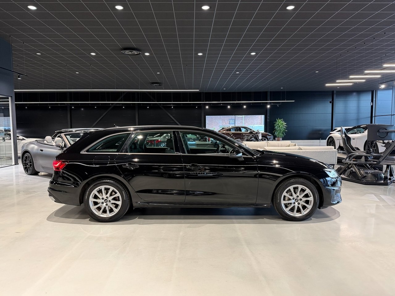 Audi A4 2024, kuva 2/10