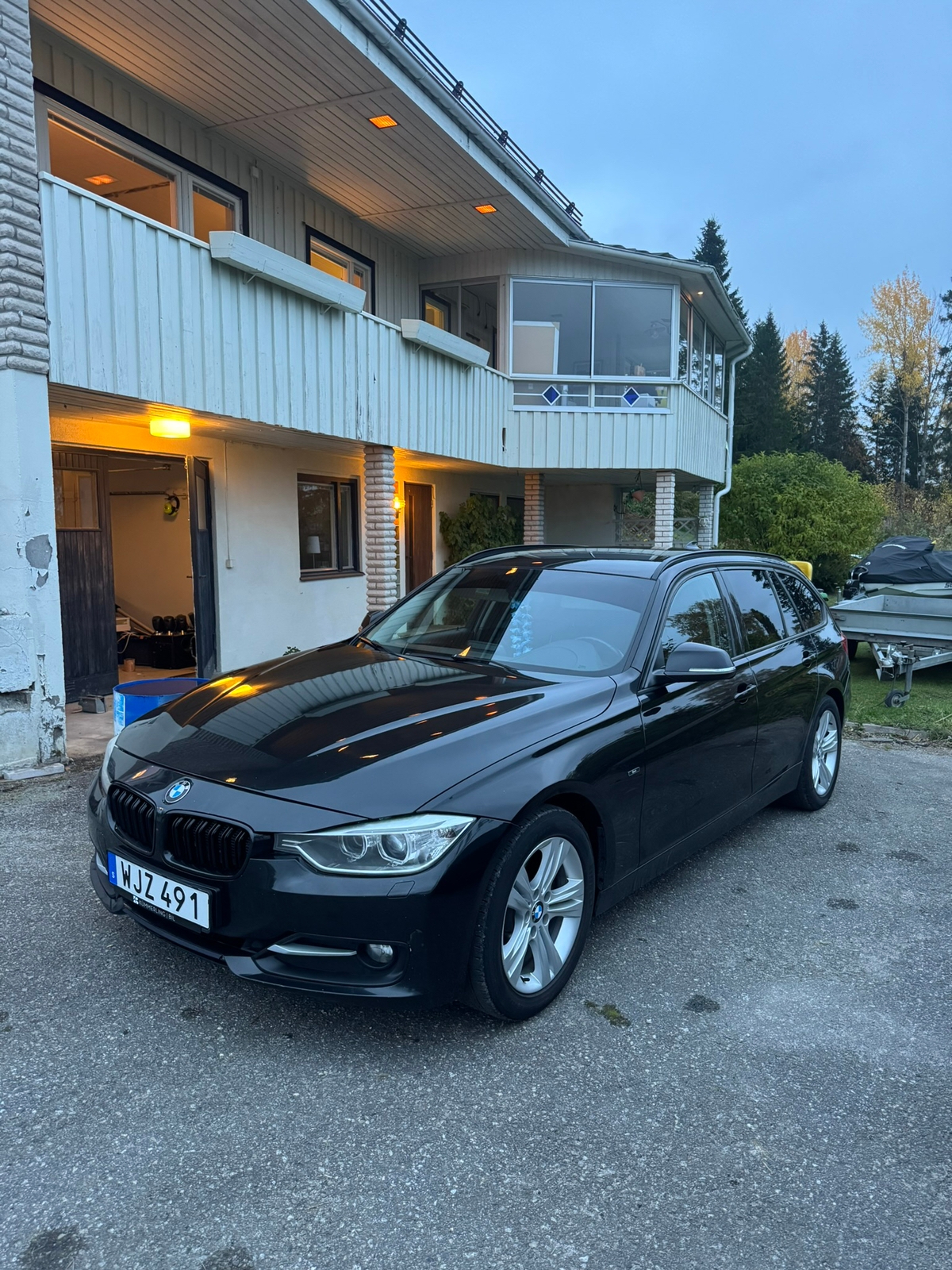 BMW 320 d xDrive Touring Steptronic 2013, bild 3/10