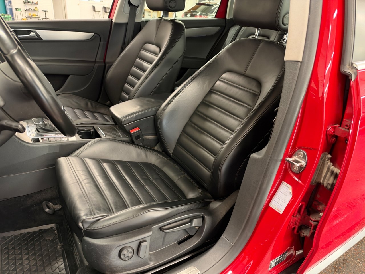 Volkswagen Passat 2013, bild 6/10