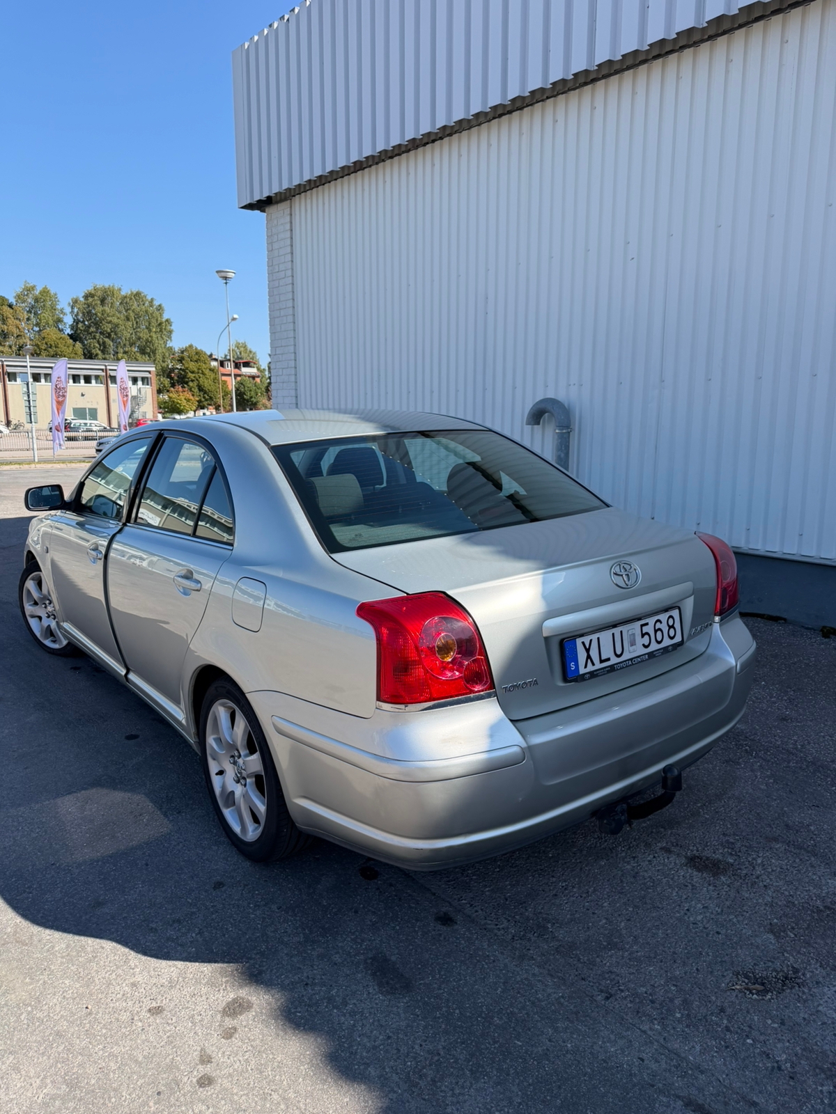 Toyota Avensis 2006, bild 2/4