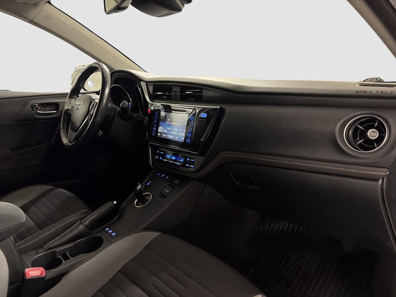 Toyota Auris 2016, kuva 5/10