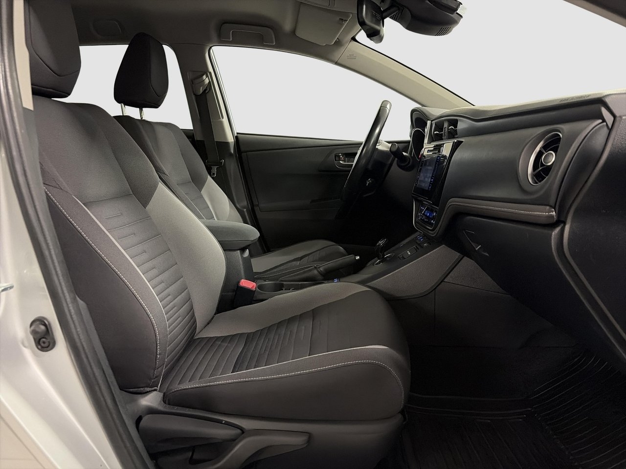 Toyota Auris 2016, kuva 4/10
