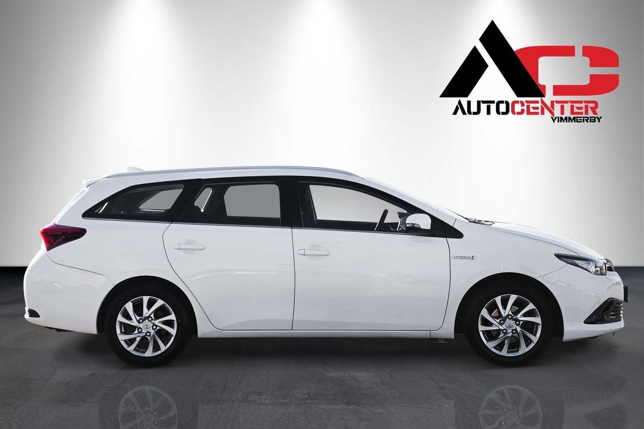 Toyota Auris 2016, bild 2/10