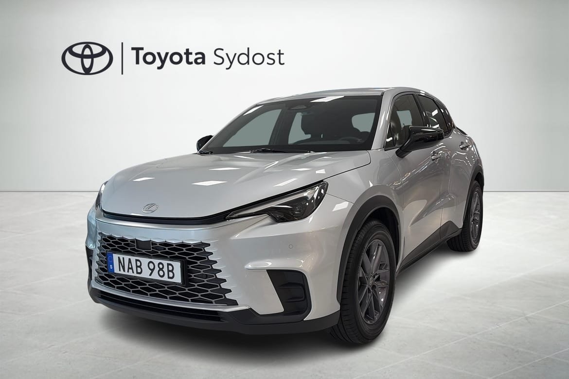 Lexus LBX