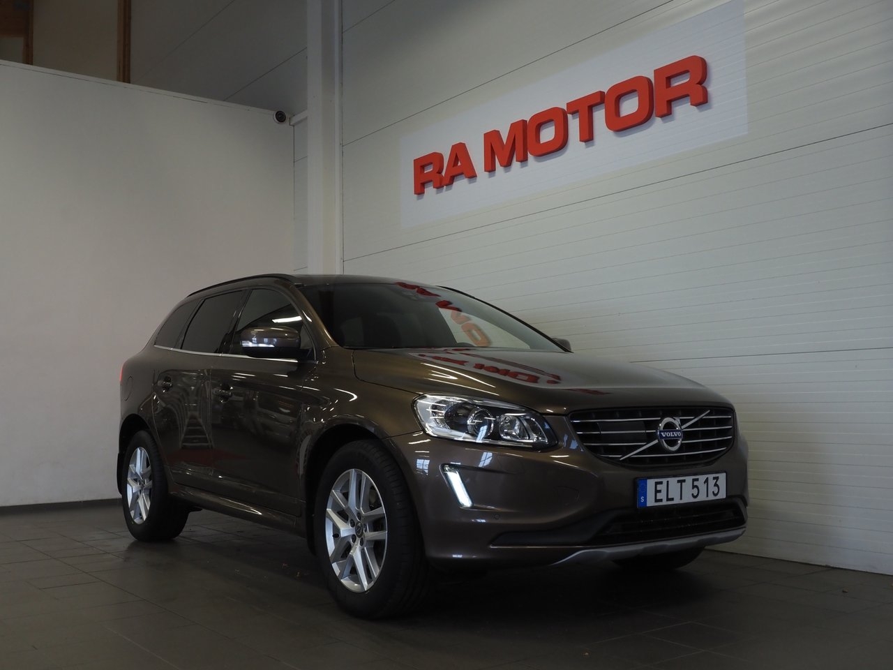 Volvo XC60 D4 AWD 190hk Classic Momentum 2017, bild 3/10