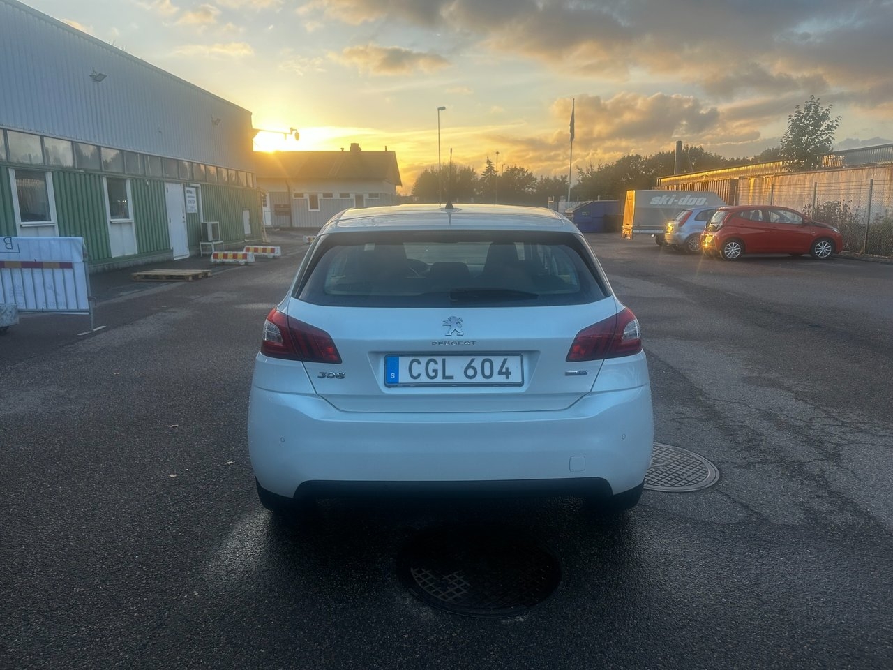 Peugeot 308 1.6 BlueHDi 120 HK 2015, bild 3/10