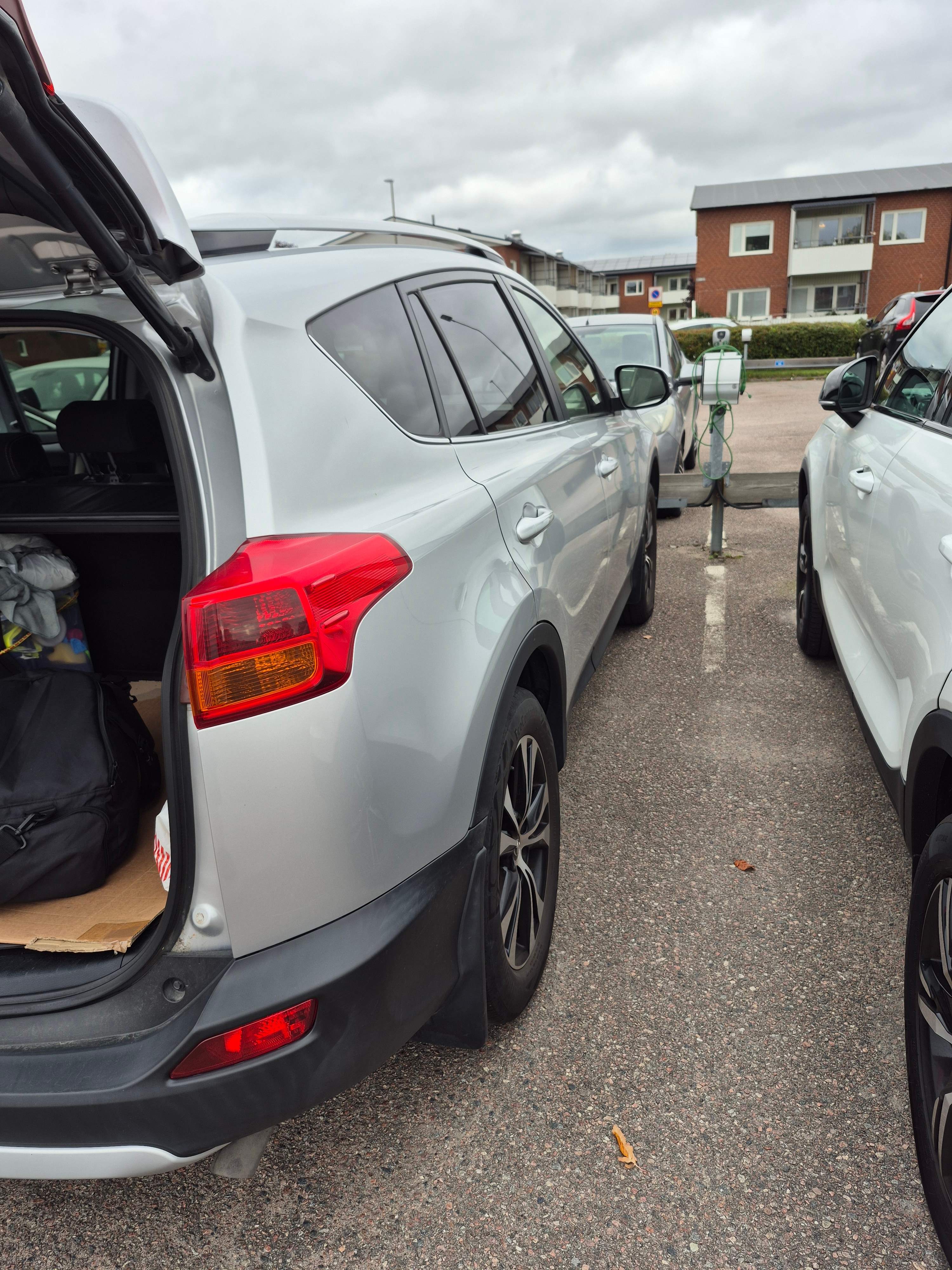 Toyota RAV4 2.0 D-4D AWD Manuell 2015, bild 4/8