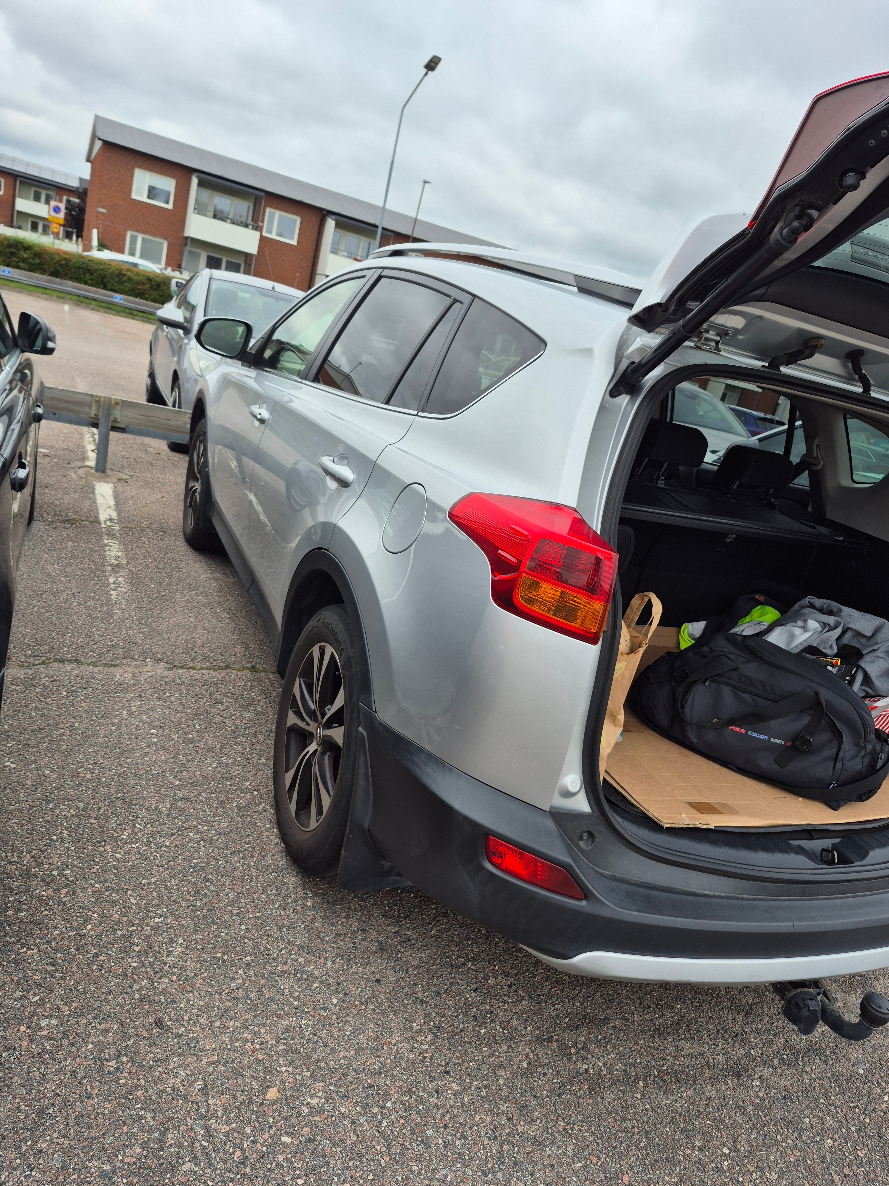 Toyota RAV4 2.0 D-4D AWD Manuell 2015, bild 3/8