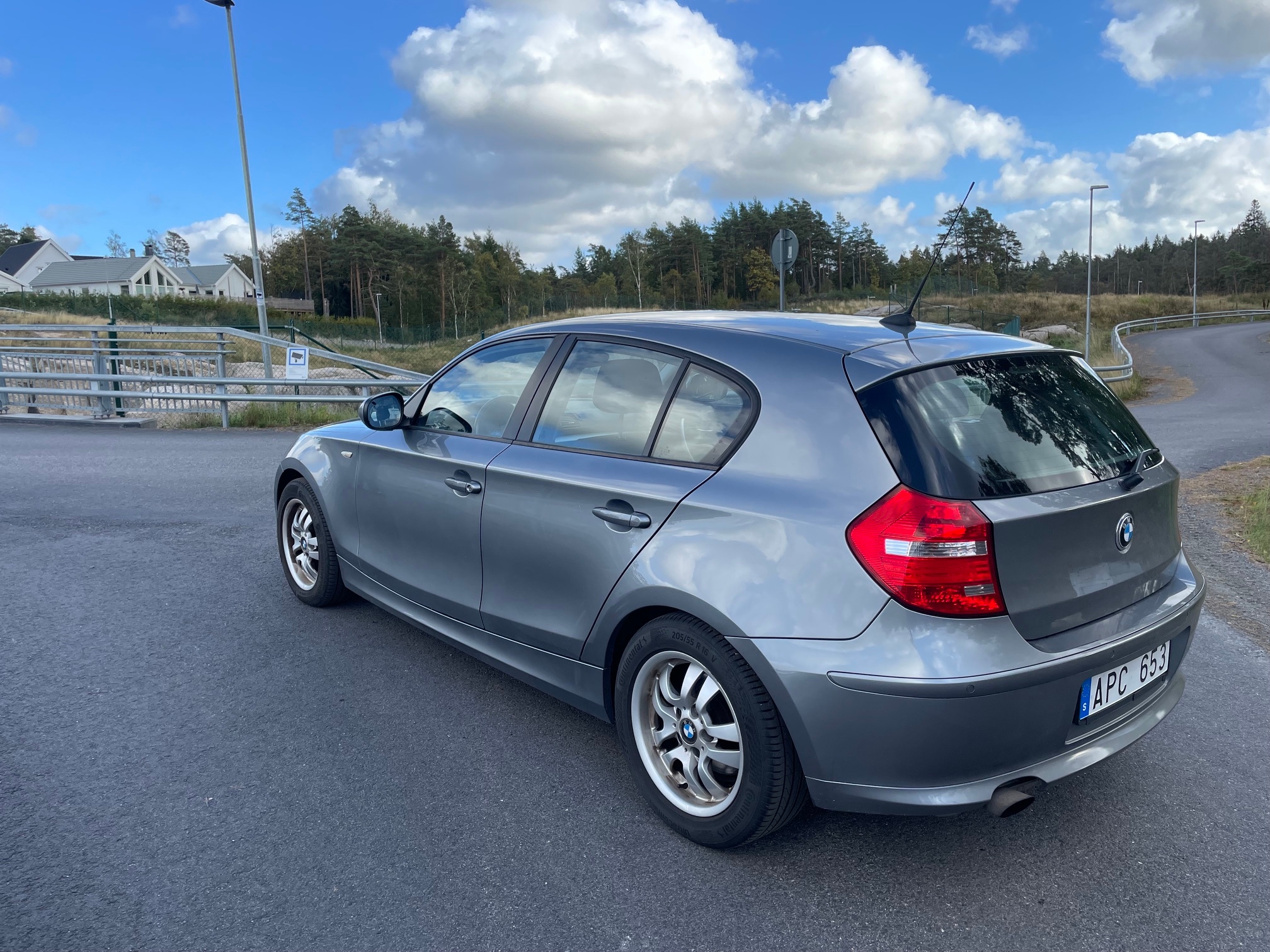 BMW 118 i 5-dörrars Manuell 2010, bild 2/10