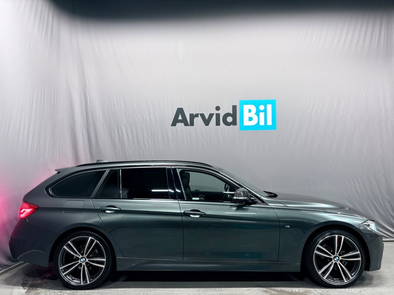 BMW 330 2016, bild 2/10