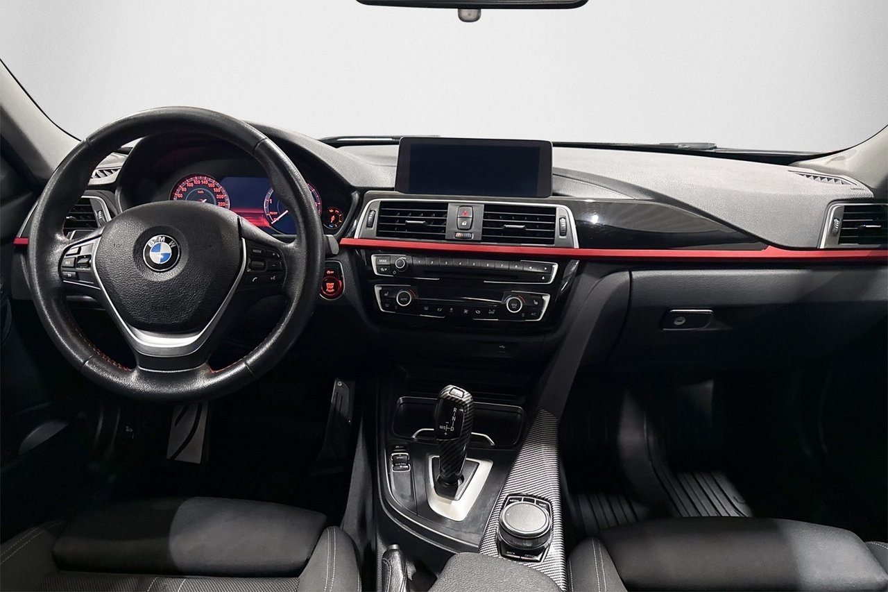 BMW 330 2018, photo 7/10