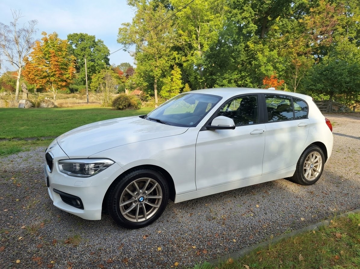 BMW 118 i 5-dörrars Manuell 2017, bild 3/6
