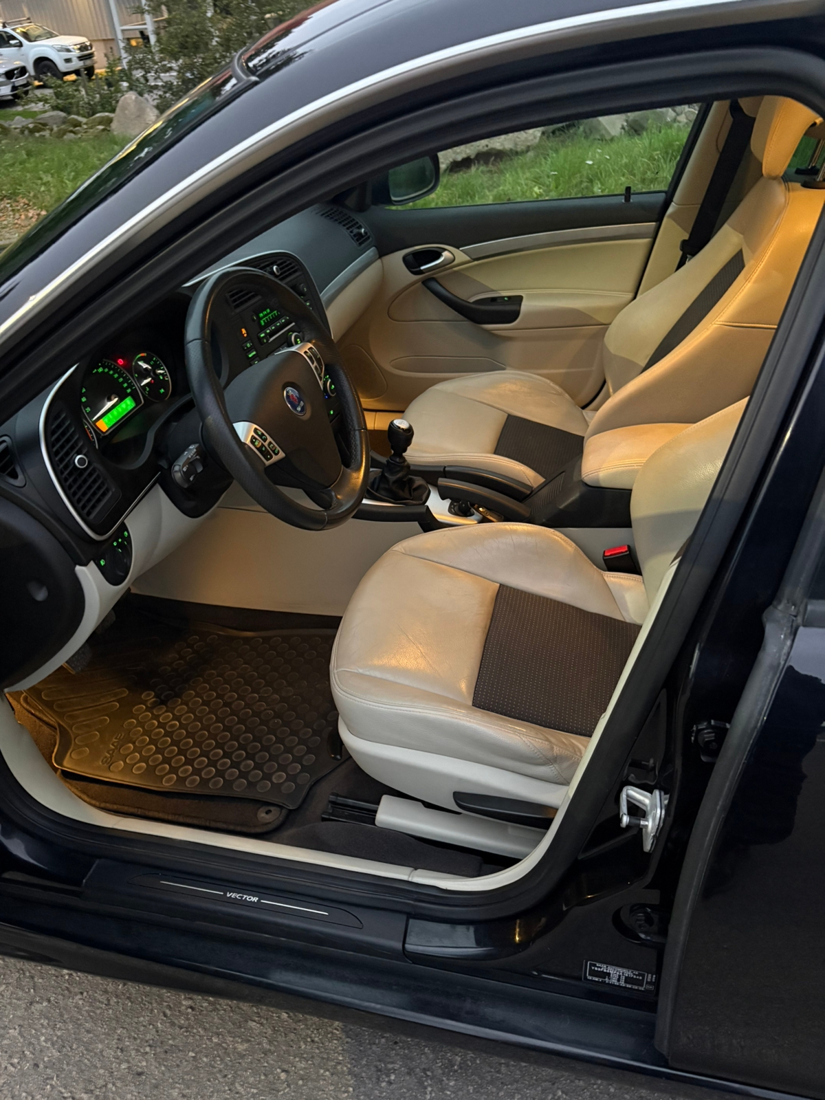 Saab 9-3 SportCombi 1.9 TTiD Manuell 2010, bild 5/6