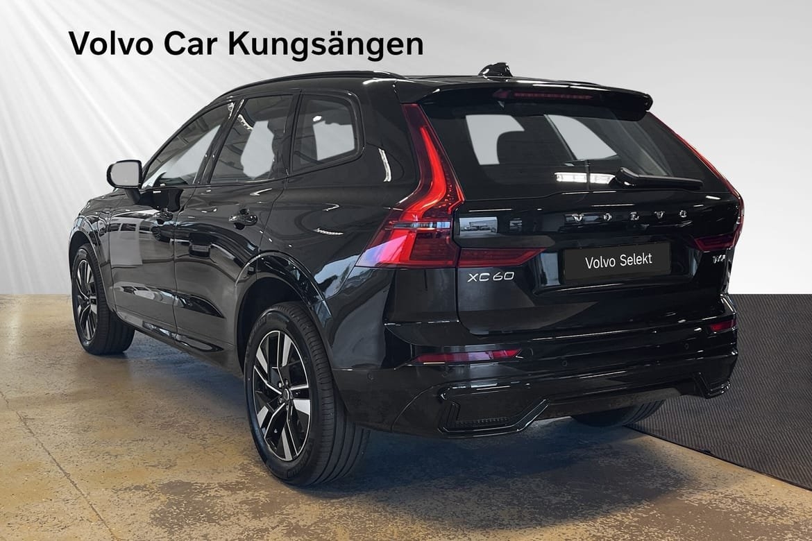 Volvo XC60 T6 Plus Dark 2026, bild 4/10