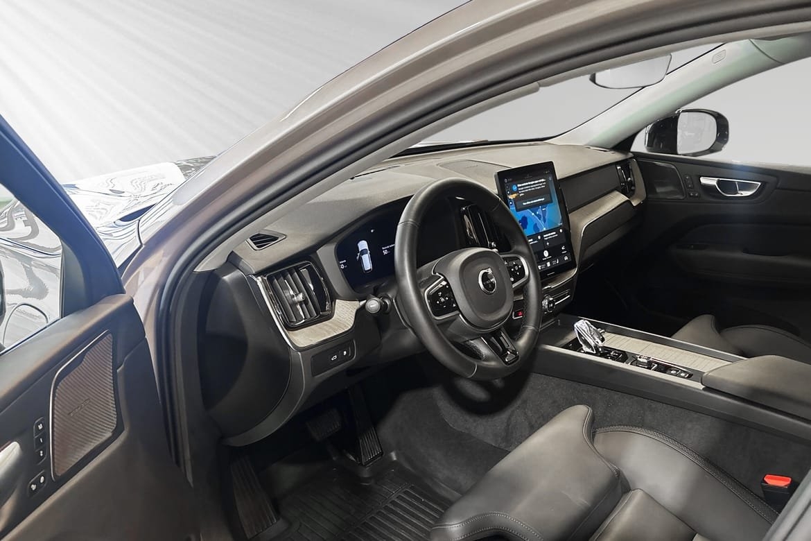 Volvo XC60 T6 Plus H/K 360Kam 2026, bild 7/10