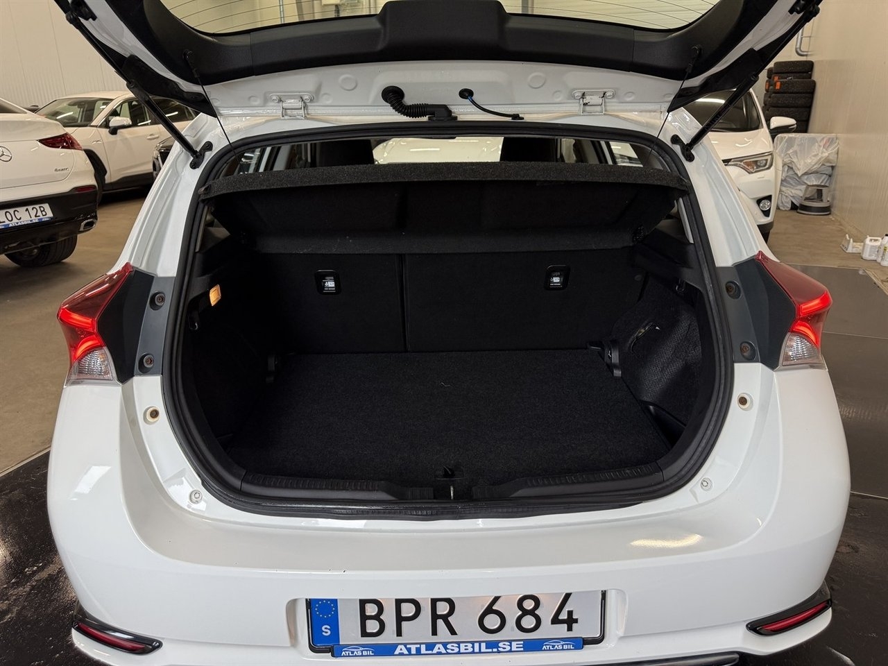 Toyota Auris 2016, bild 5/10