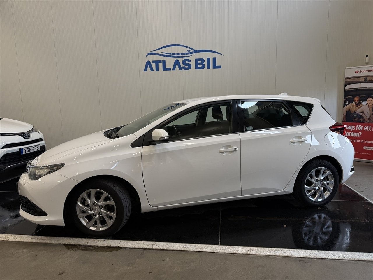 Toyota Auris 2016, bild 2/10