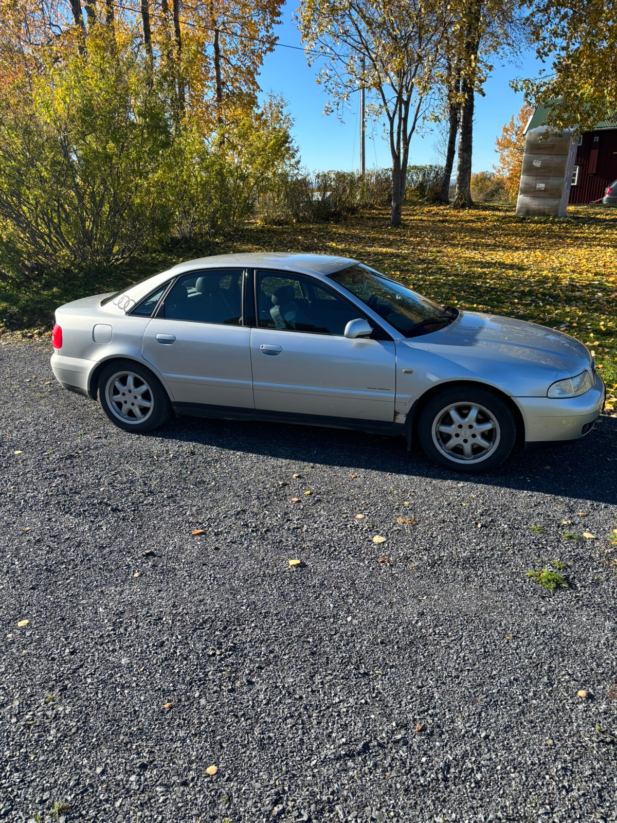 Audi A4 Sedan 1.8 T Manuell 2000, kuva 3/7
