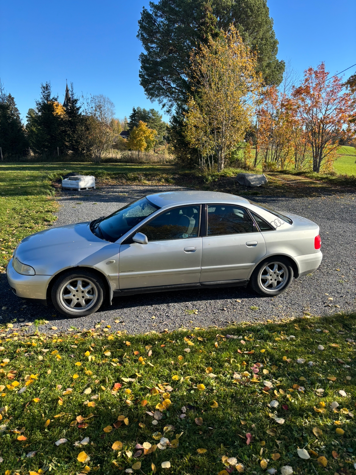 Audi A4 Sedan 1.8 T Manuell 2000, kuva 2/7