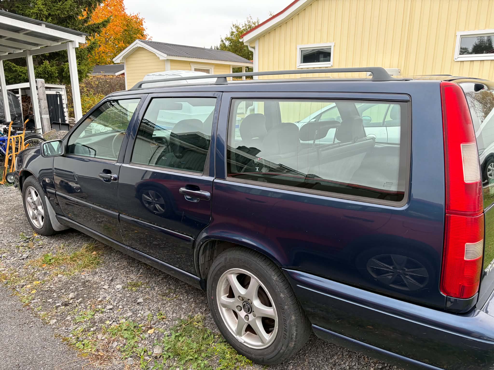 Volvo V70 2.5 10V Automatisk 1998, bild 2/5
