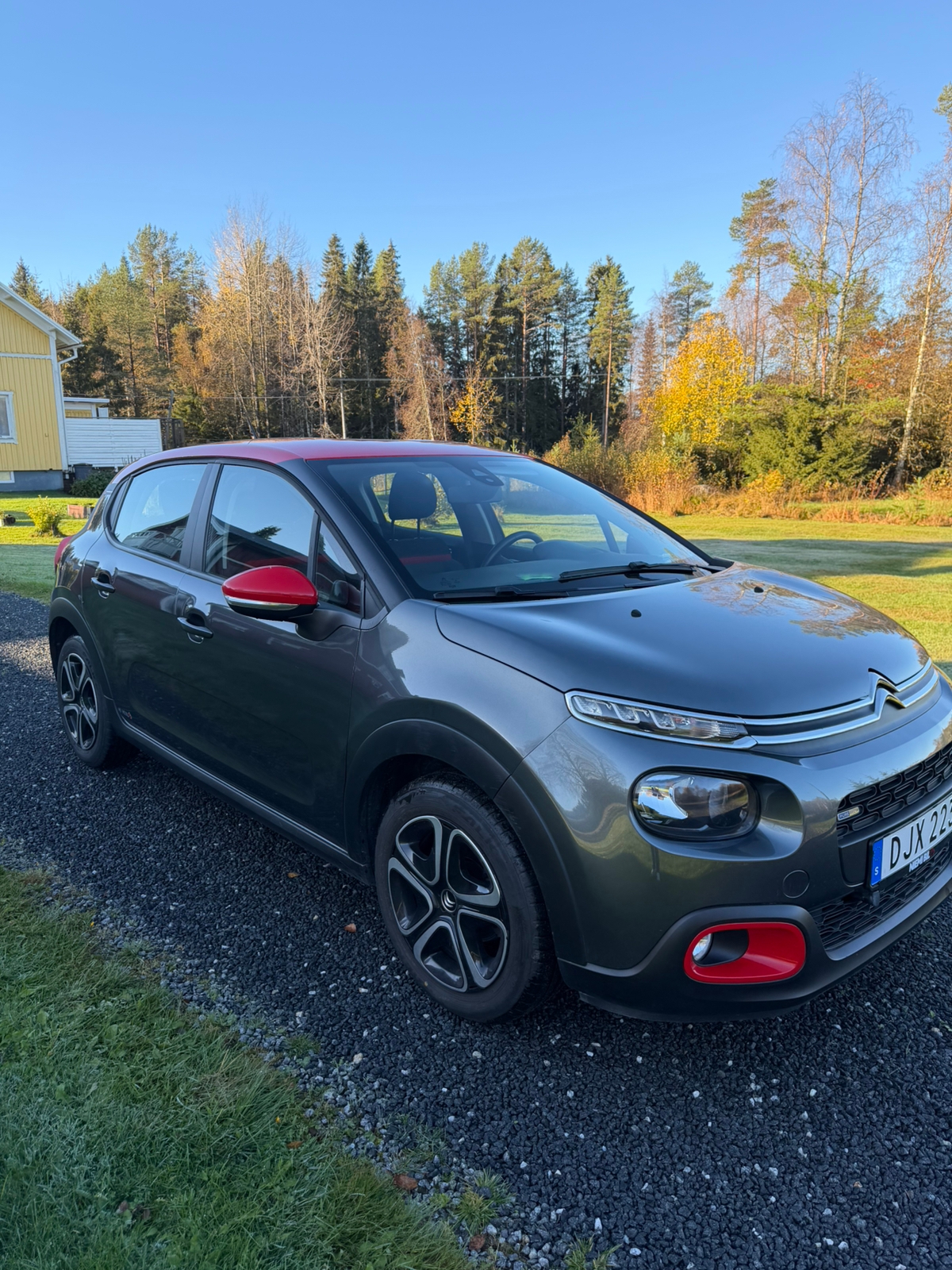 Citroen C3 1.2 PureTech 82 Manuell 2016, bild 2/9