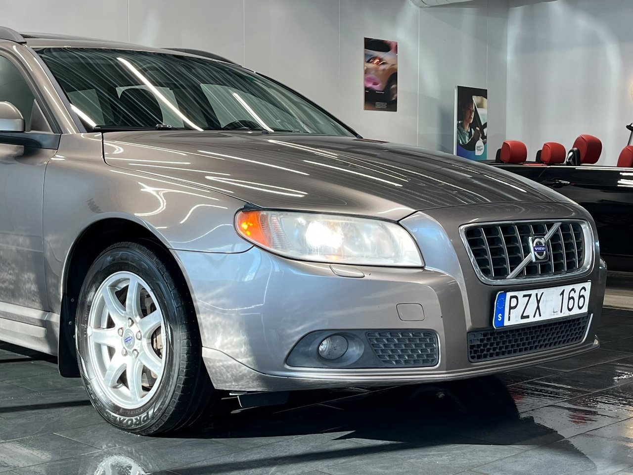 Volvo V70 2.4D Geartronic Momentum 2008, kuva 7/10