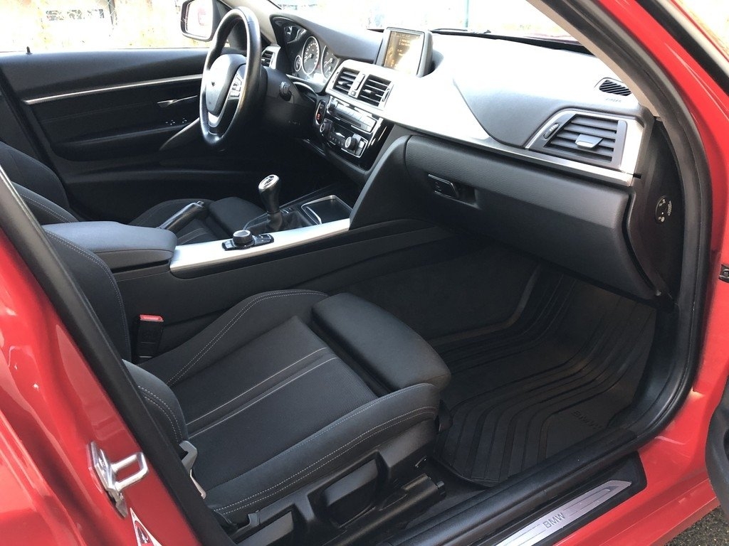 BMW 318 2016, bild 7/10