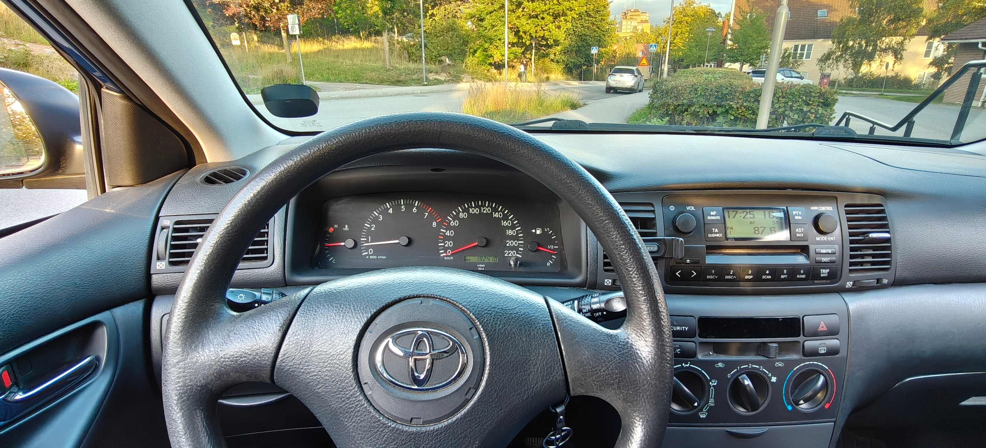 Toyota Corolla 2003, bild 3/5