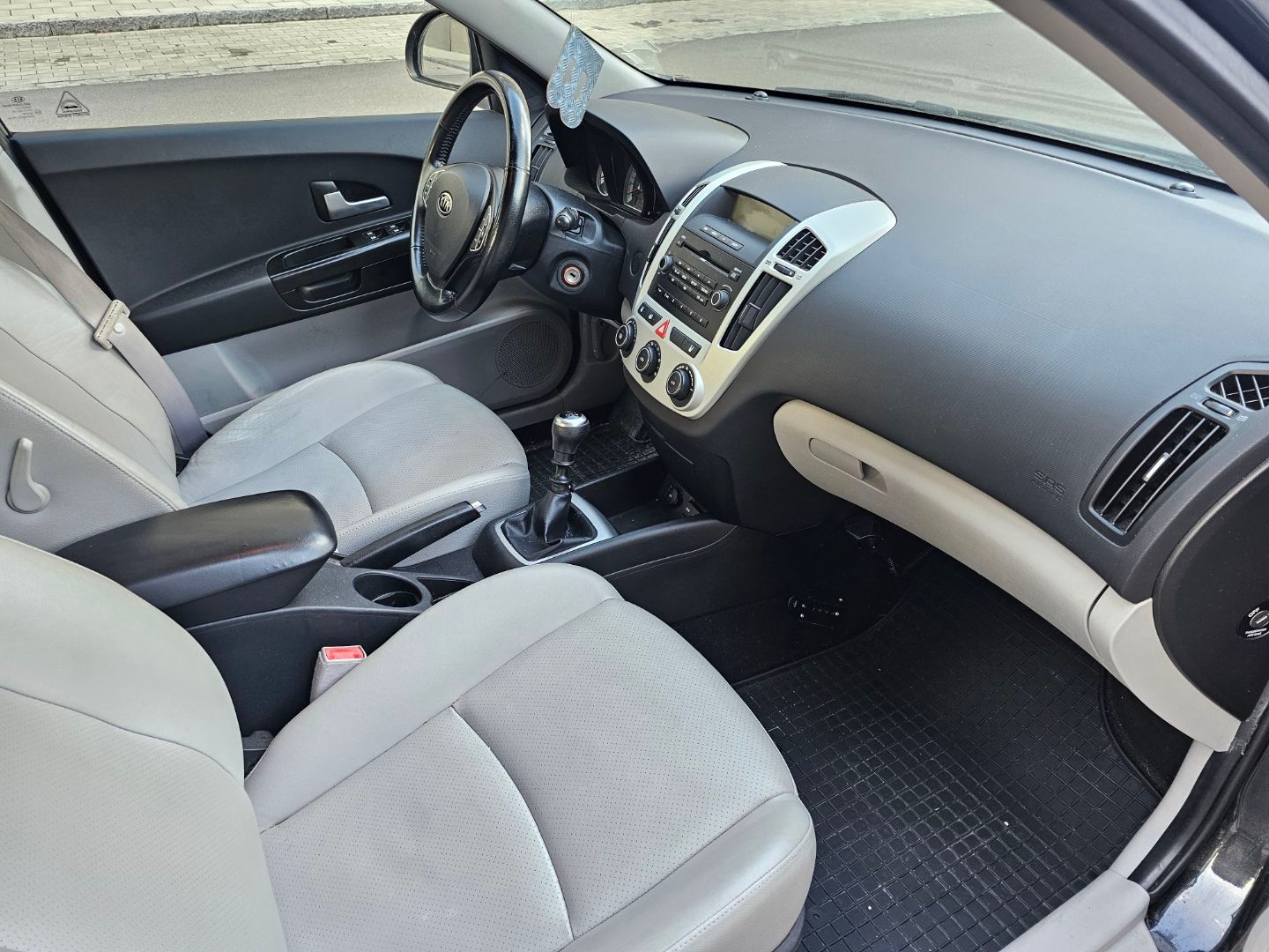 Kia Ceed 1.6 CRDi Manuell 2008, bild 8/8