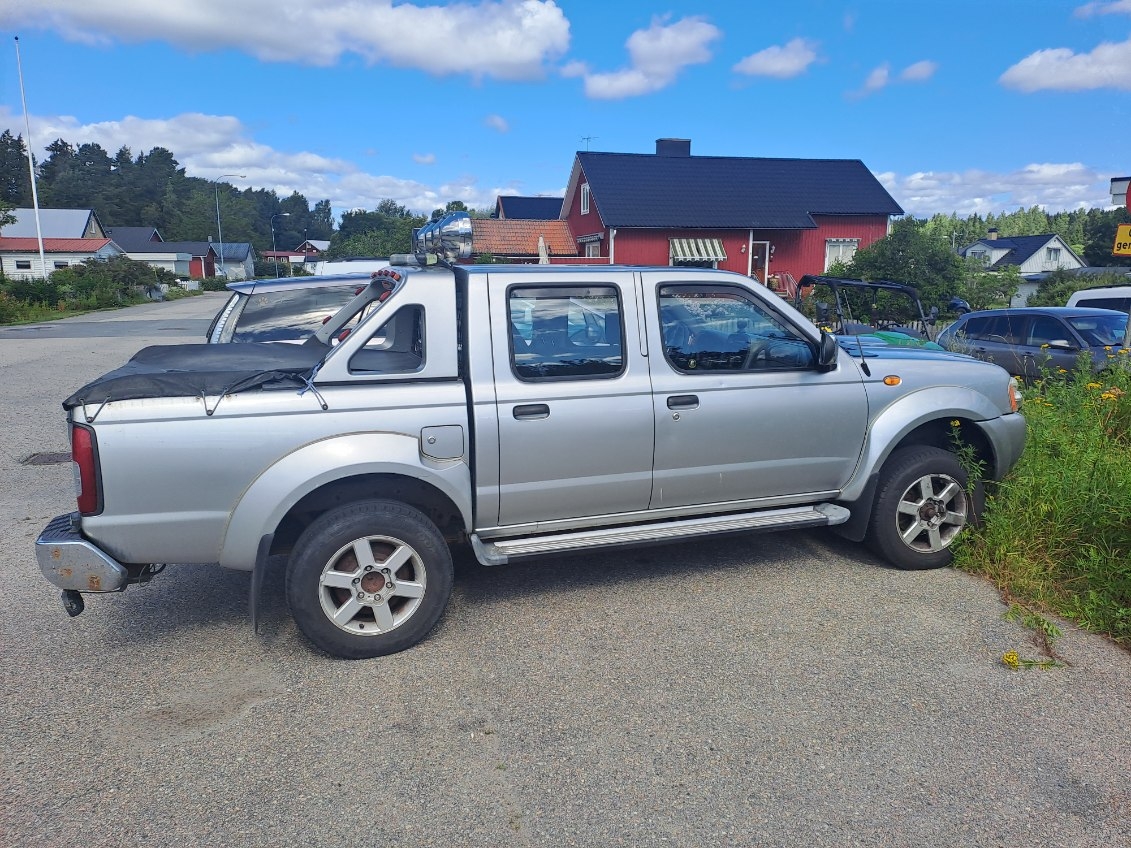 Nissan Navara Dubbelhytt 2.5 4WD Manuell 2004, kuva 2/6