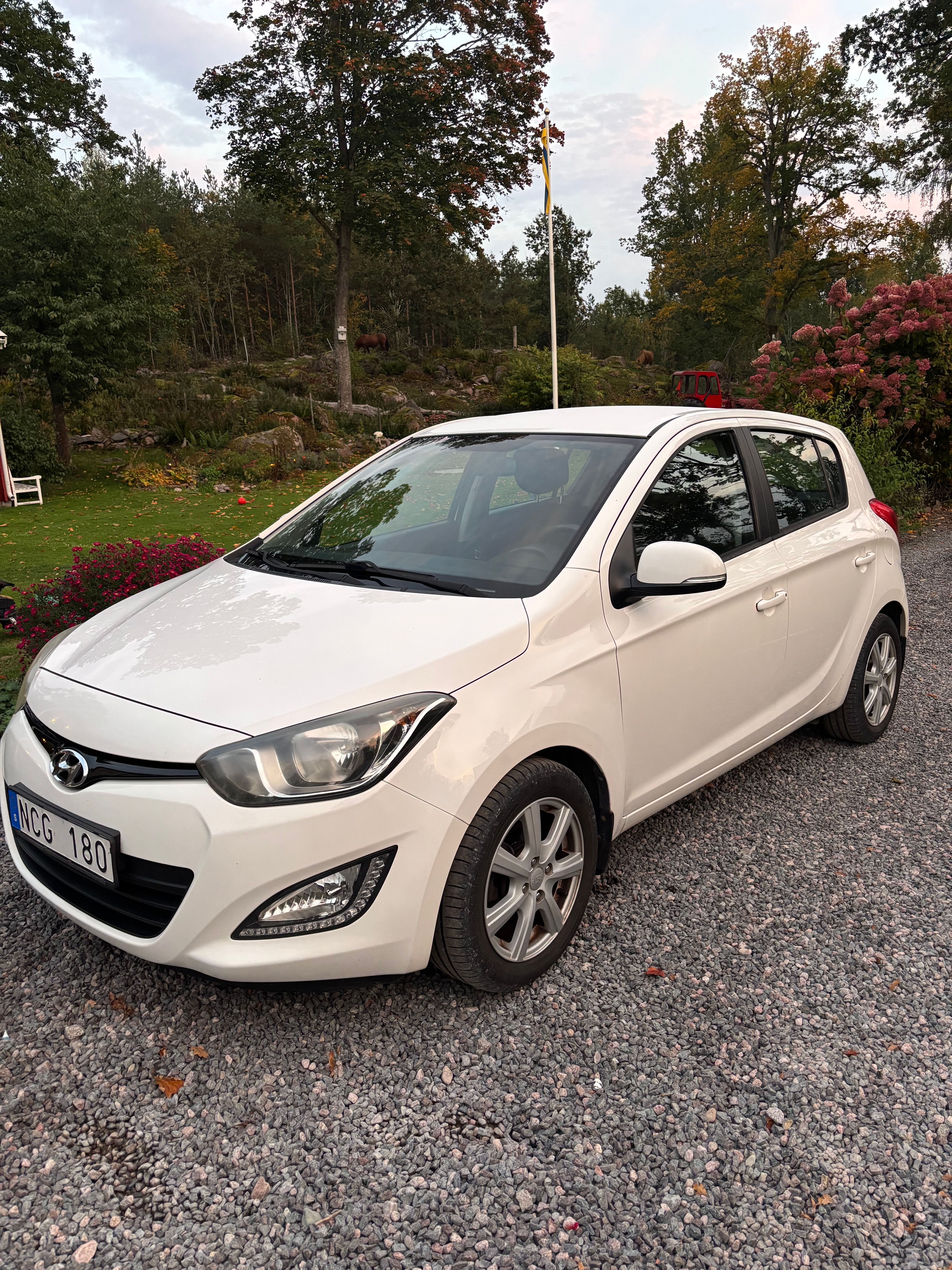 Hyundai i20 5-dörrar 1.2 Manuell 2013, bild 2/7