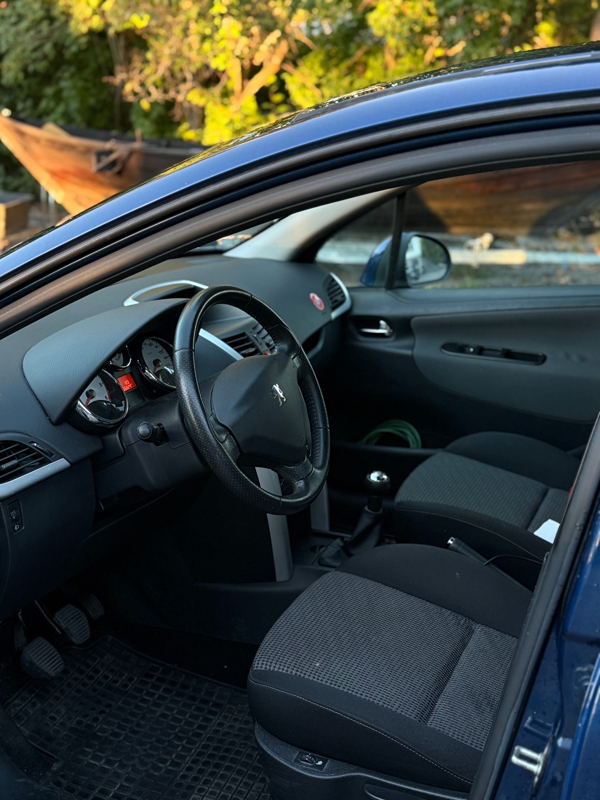Peugeot 207 5-dörrar 1.6 HDi FAP Manuell 2010, bild 5/9