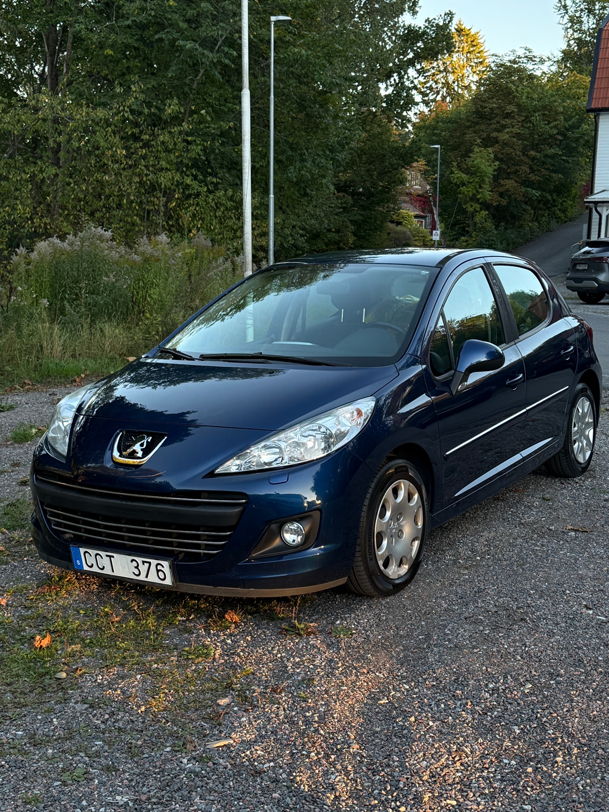 Peugeot 207 5-dörrar 1.6 HDi FAP Manuell 2010, bild 2/9