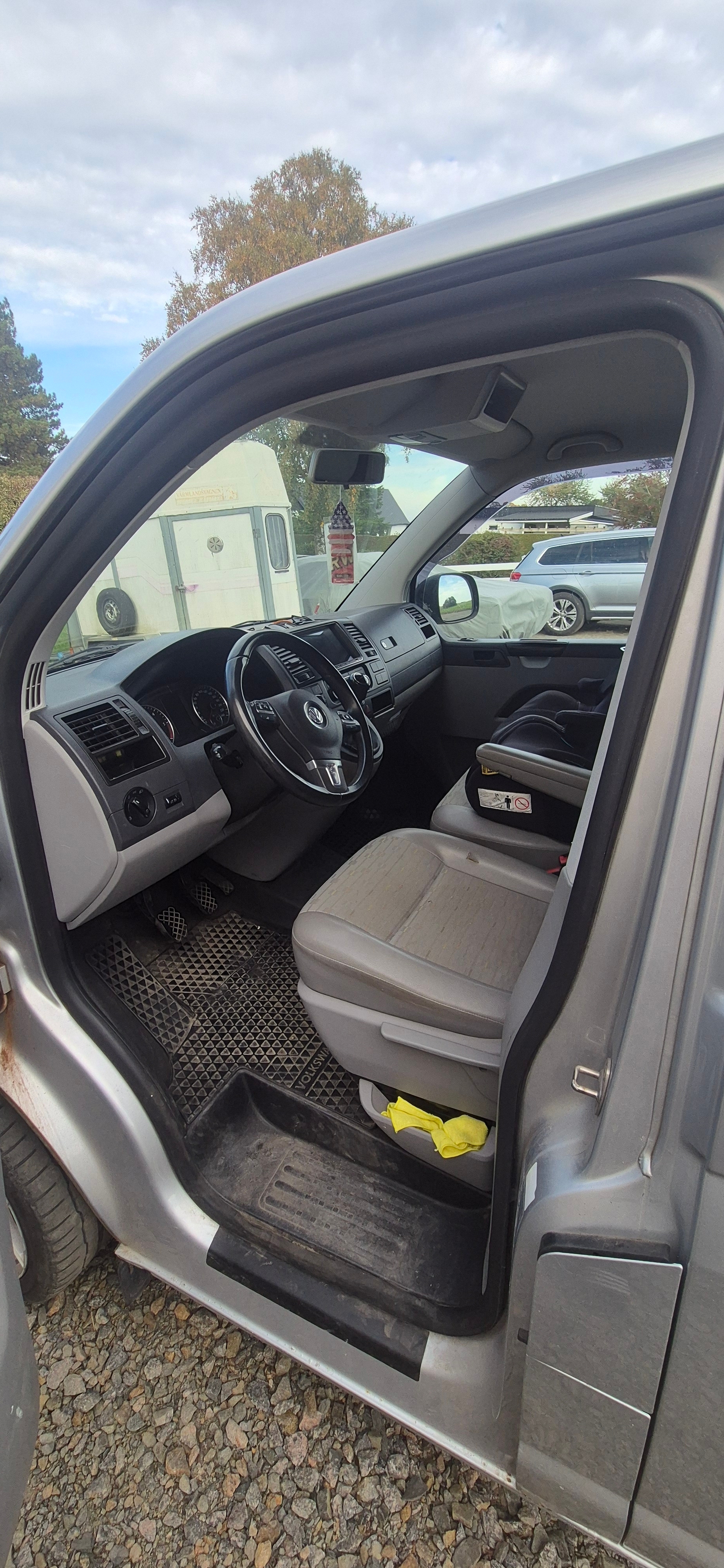 Volkswagen Transporter 2010, bild 2/6