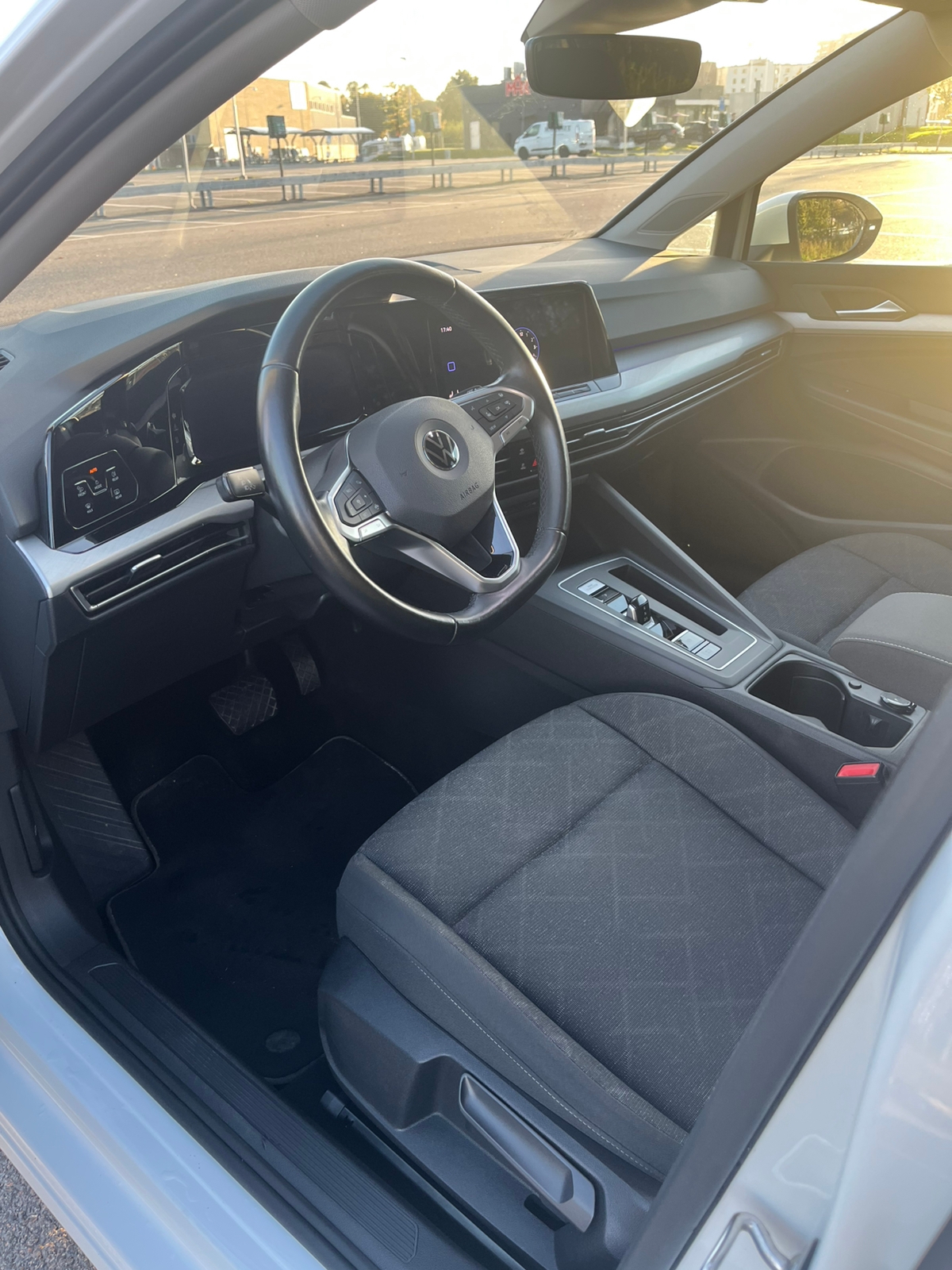 Volkswagen Golf 1.5 eTSI 2020, bild 6/10