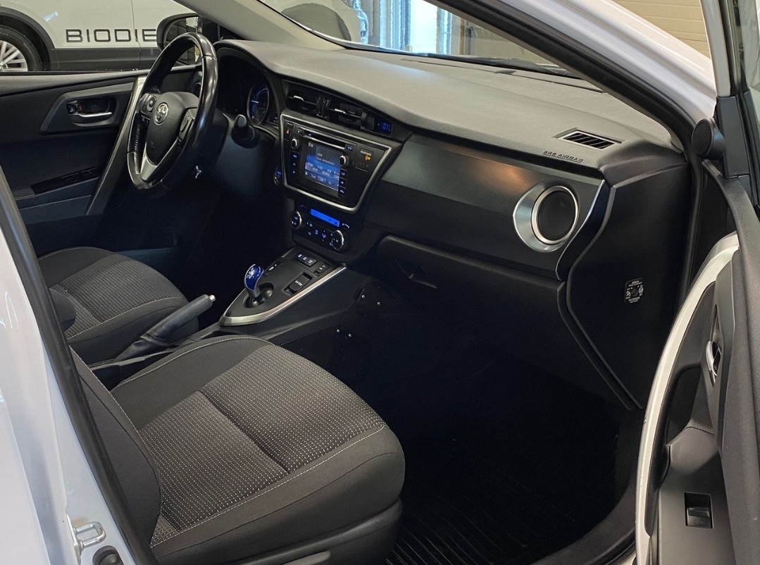 Toyota Auris Touring Sports Hybrid e-CVT 2014, bild 4/6