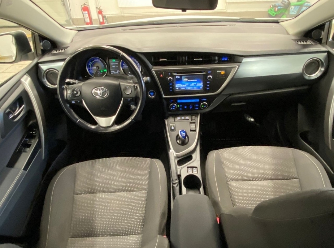 Toyota Auris Touring Sports Hybrid e-CVT 2014, bild 5/6