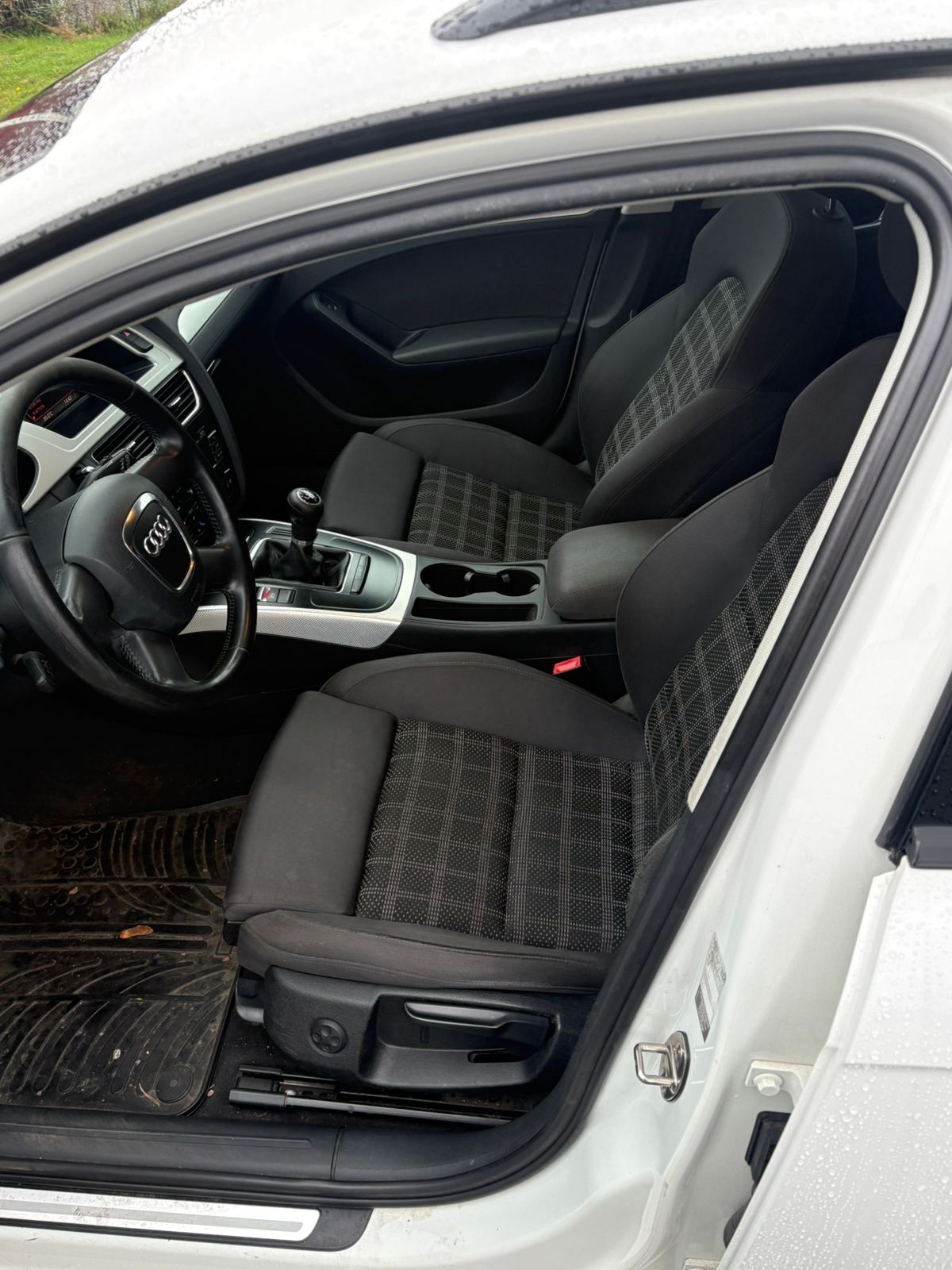 Audi A4 Avant 2.0 TDI DPF Manuell 2010, bild 5/10