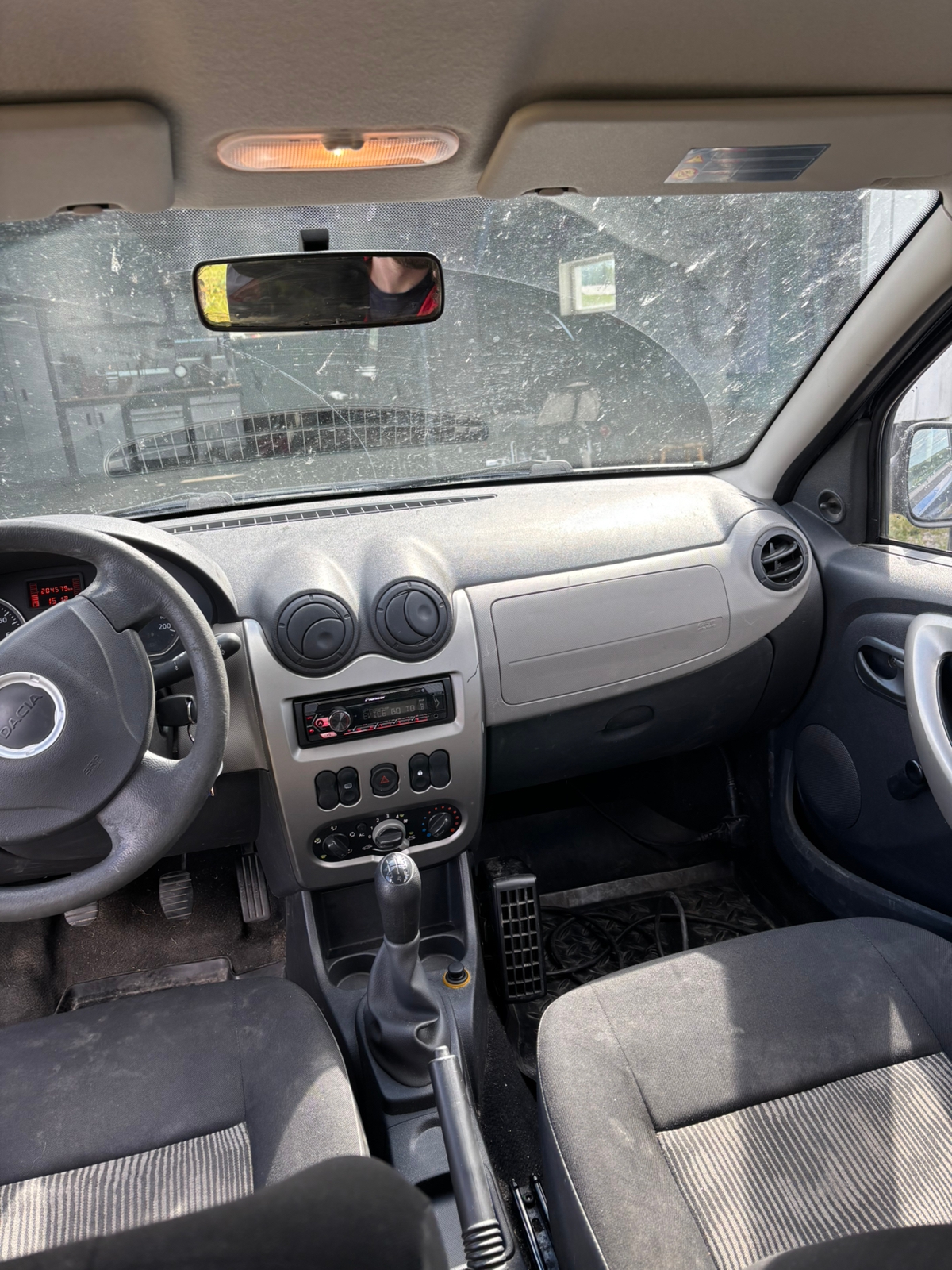 Dacia Sandero 1.6 E85 Manuell 2010, bild 5/6