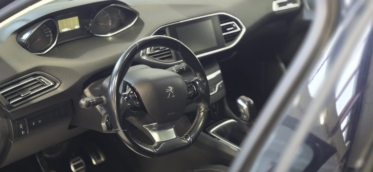 Peugeot 308 2017, bild 6/10