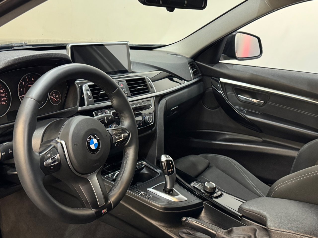 BMW 330 2017, bild 7/9