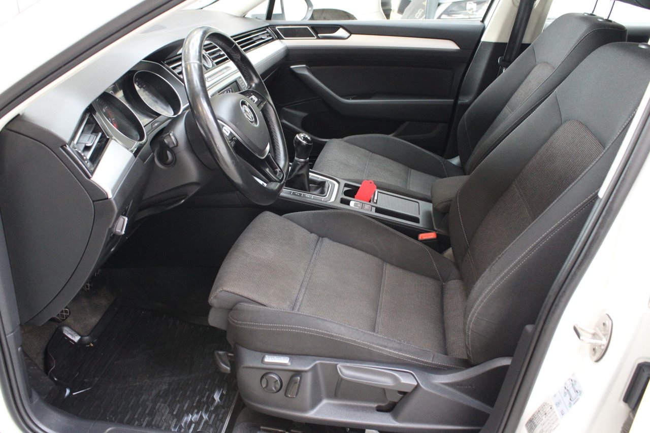Volkswagen Passat 2016, bild 6/10