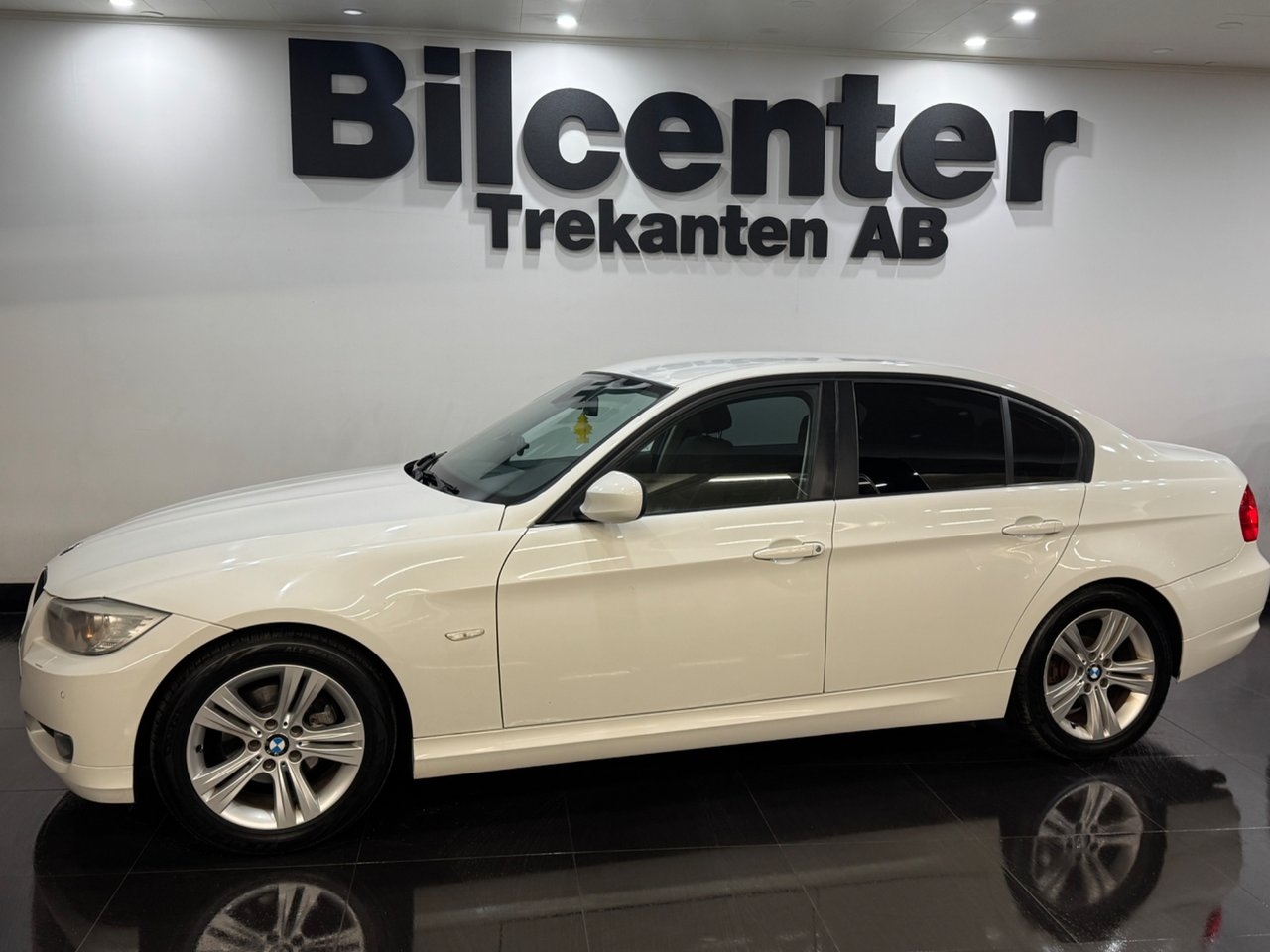 BMW 318 2011, kuva 3/9