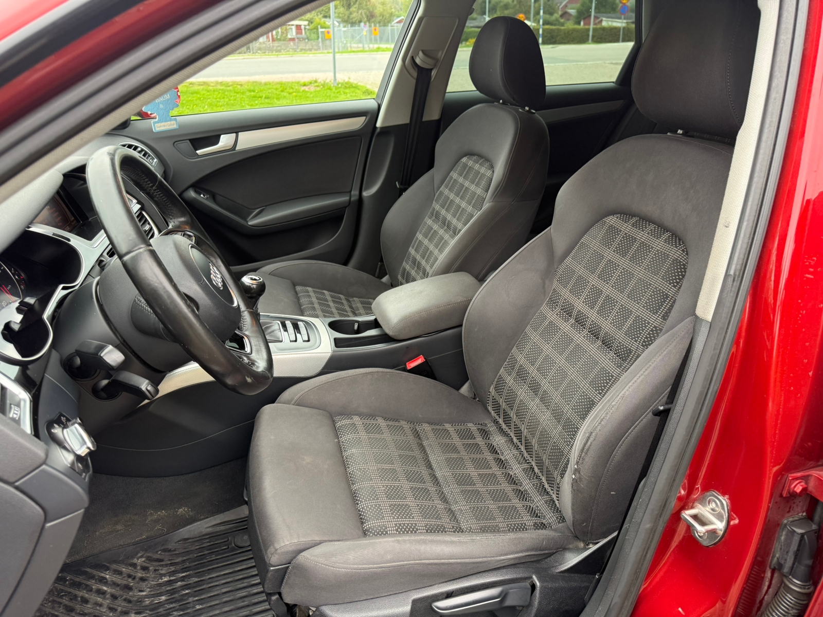Audi A4 Avant 2.0 TDI S-line Manuell 2015, bild 7/10