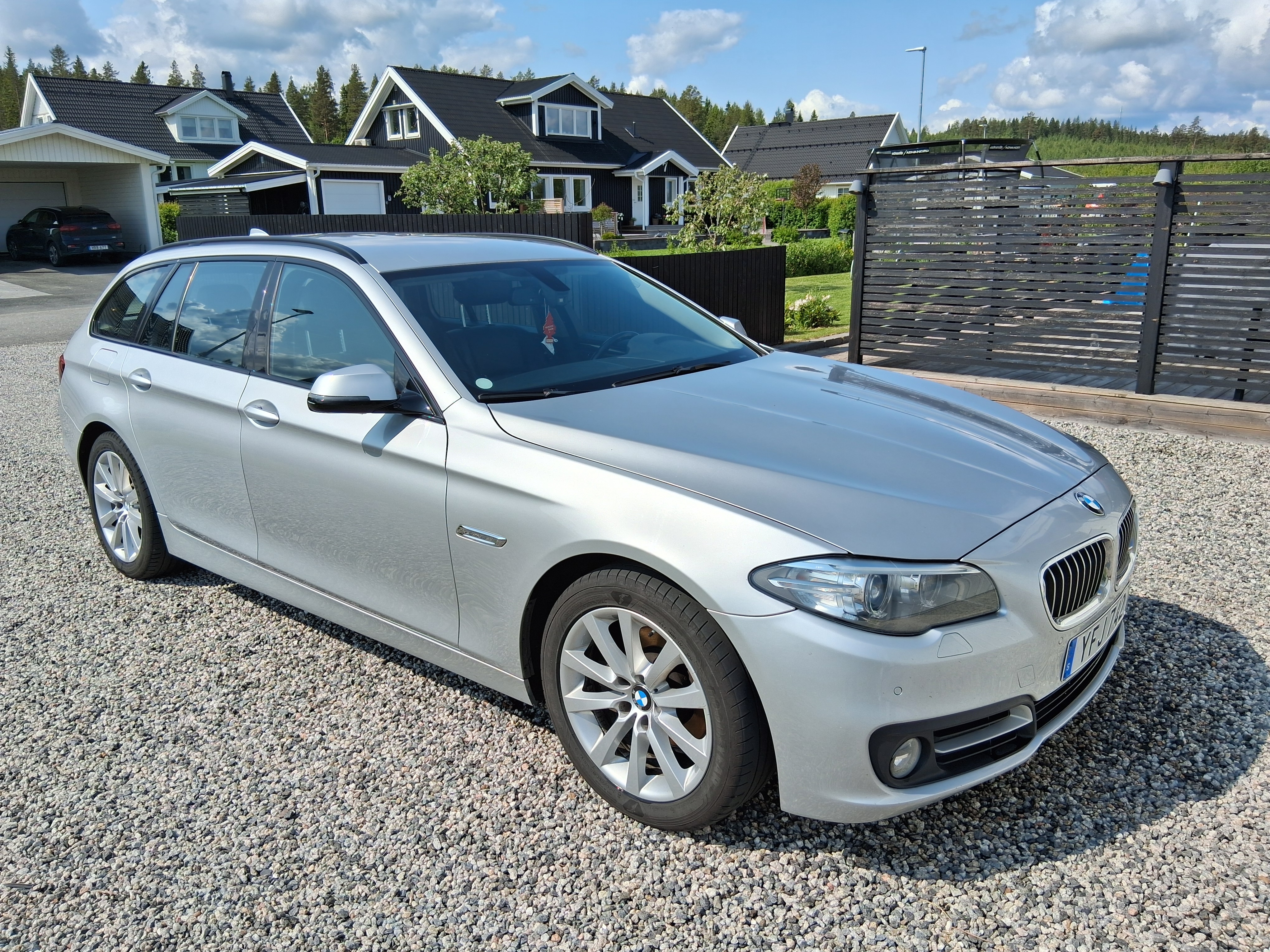 BMW 520 d xDrive Touring Steptronic 2017, photo 6/6