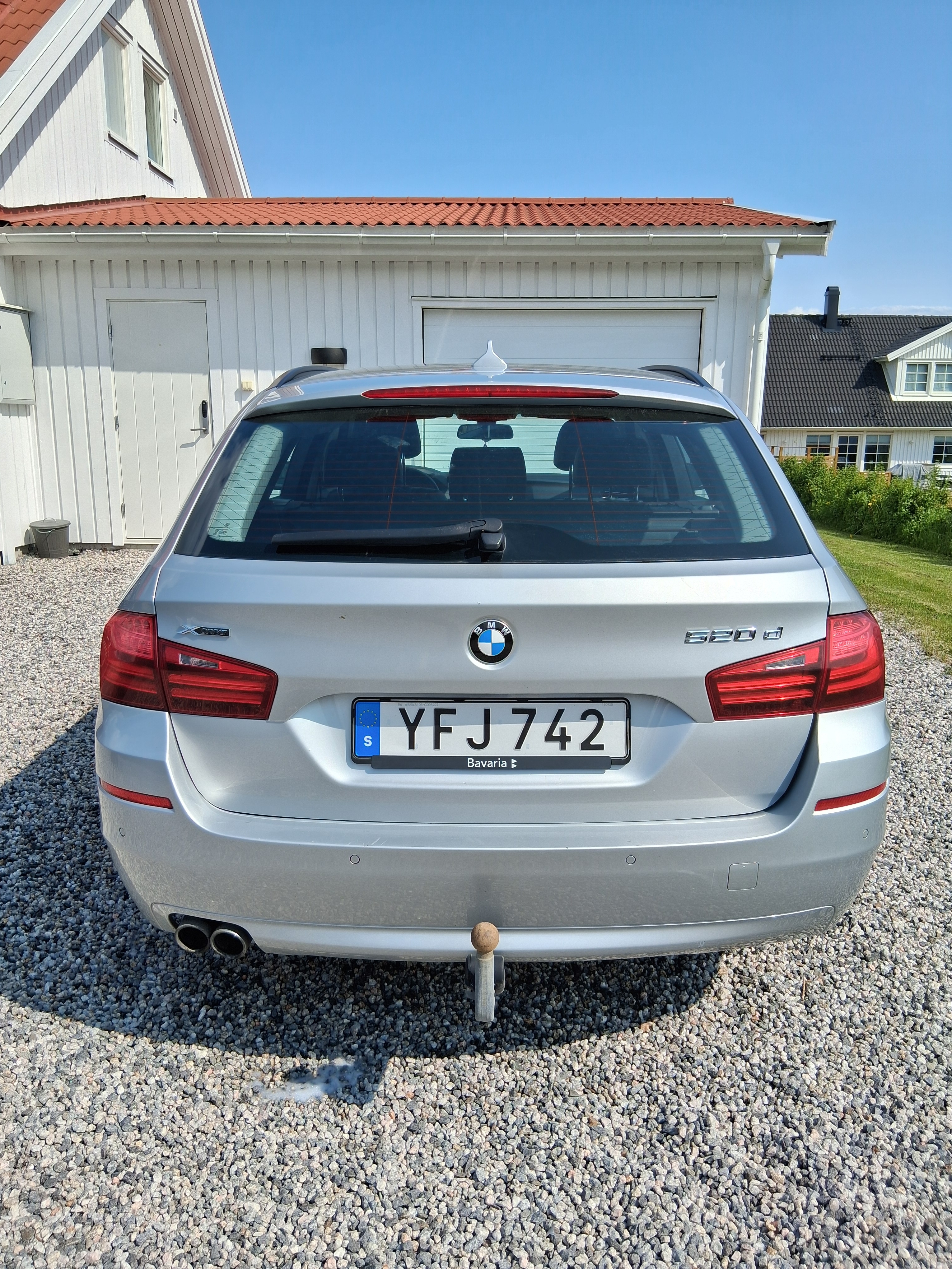 BMW 520 d xDrive Touring Steptronic 2017, photo 2/6